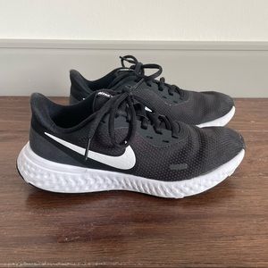 Nike Revolution Sneakers